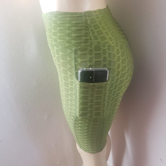 New Junior's Cute Green capri Tik tok leggings - Picture 2 of 2